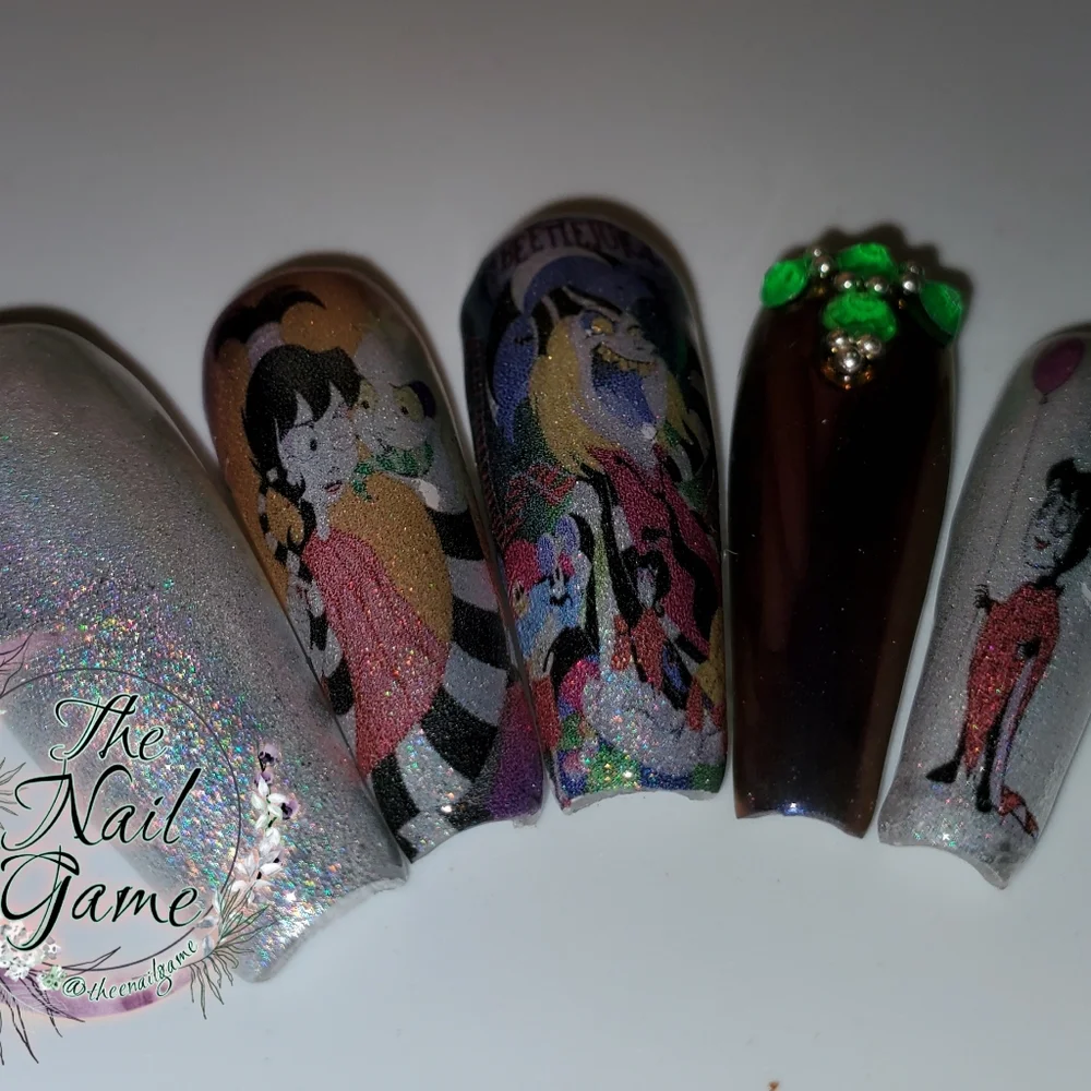 Press On Nails - Picture 10 of 13